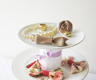 DIY Romantic Plate Stand