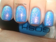 Shiny blue nails