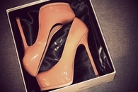 Nude pumps