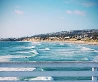 Inviting sea