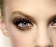 Glittering gold eye shadow