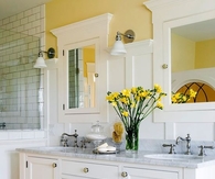 A hint of yellow bathroom decor