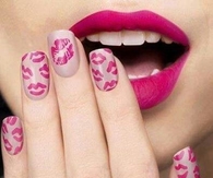 Kissy nails