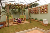 DIY Pallet Garden Decoration