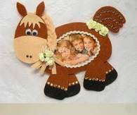 DIY Felt Horse Picture Frame