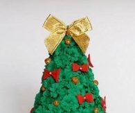 DIY Corrugated Crepe Paper Christmas Tree