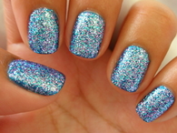 Sparkly blue nails
