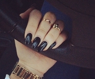 Black gloss nails