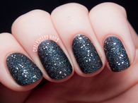Glitter black nails