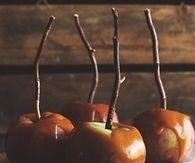 Caramel candy apples