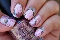 Floral glitter nails