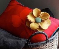 DIY Pillow with Felt Flower