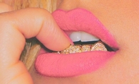 pink lips gold grill