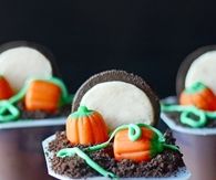Pumpkin patch pudding cups with oreo full moons