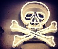 Skull and bones light