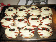 Mummy English Muffin Mini Pizza's