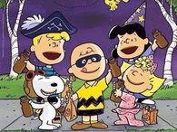Halloween Snoopy and Peanut Gang