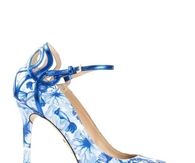 Pretty Blue & White Floral Pumps