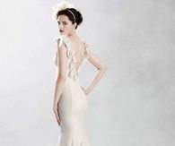 Lovely Off-White Form Fitting Wedding Dress