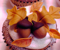 Thanksgiving Acorn Cupcakes