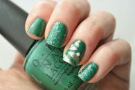 Green Christmas nails