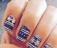 Winter snowflake nails