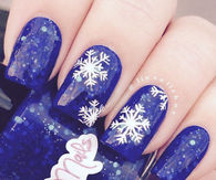 Snowflake nails