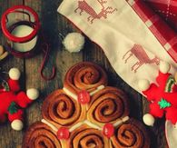 Christmas Tree Cinnamon Buns