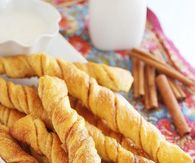 How to make cinnamon roll twists