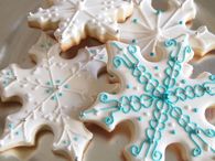 Pretty Snowflake Cookies