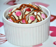 How to make valentine pretzel buttons