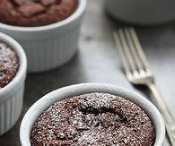 How to make chocolate almond cakes