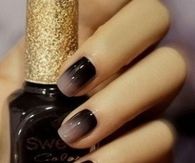 Black gradient nails