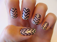 Glitter zig zag nails