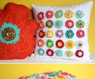 DIY Button Pillow Decorations