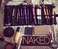 NAKED cosmetics