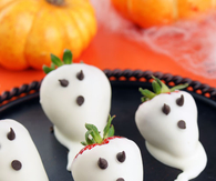 White Chocolate Strawberry Ghosts