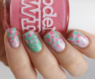 Spring dot manicure