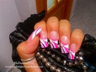 Abstract pink and purple nails