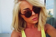Short blond hair do