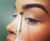 Eyebrow touch up