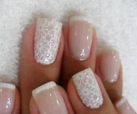 White floral manicure