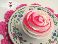 Rose frosting cupcakes