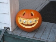 Pumpkin brace face