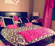 Girly pink decor bedroom