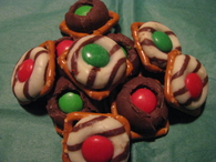 M&M pretzel treats
