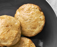 Cracked pepper dinner rolls