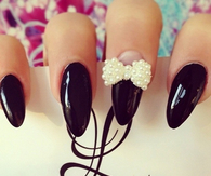Black bow nails