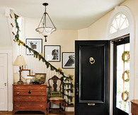 Staircase garland