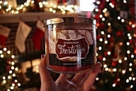 Cinnamon frosting candle